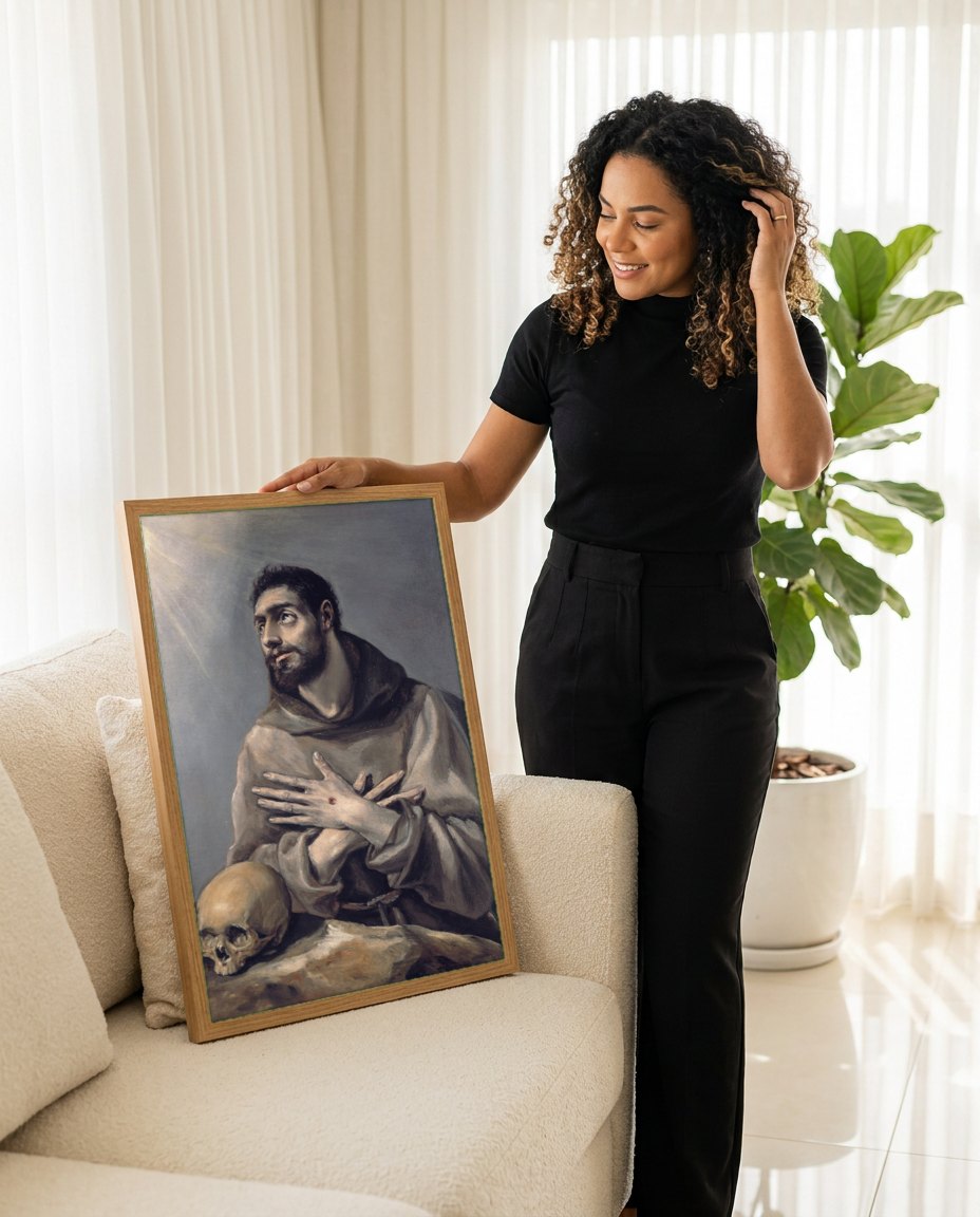Quadro Decorativo São Francisco em Oração – El Greco | modelo apresentando o quadro emoldurado