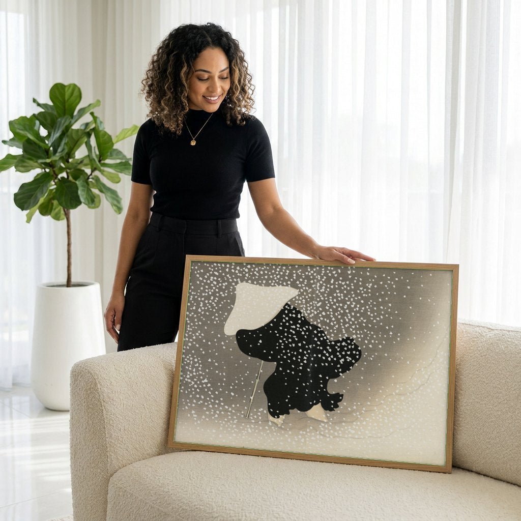 Quadro Decorativo Neve Japonesa - Kamisaka Sekka | modelo apresentando o quadro emoldurado