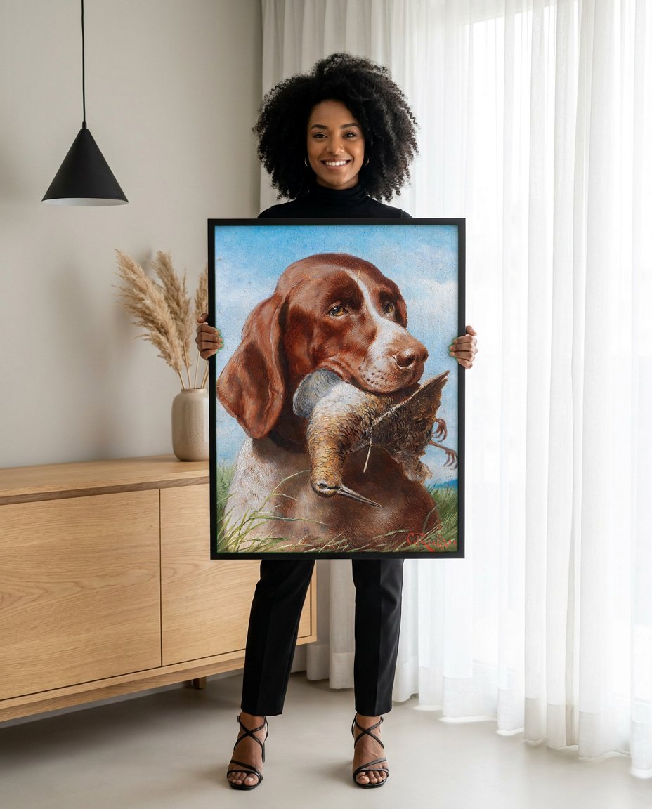 Quadro Decorativo Cão de Caça com Ave - Carl Reichert | modelo apresentando o quadro emoldurado