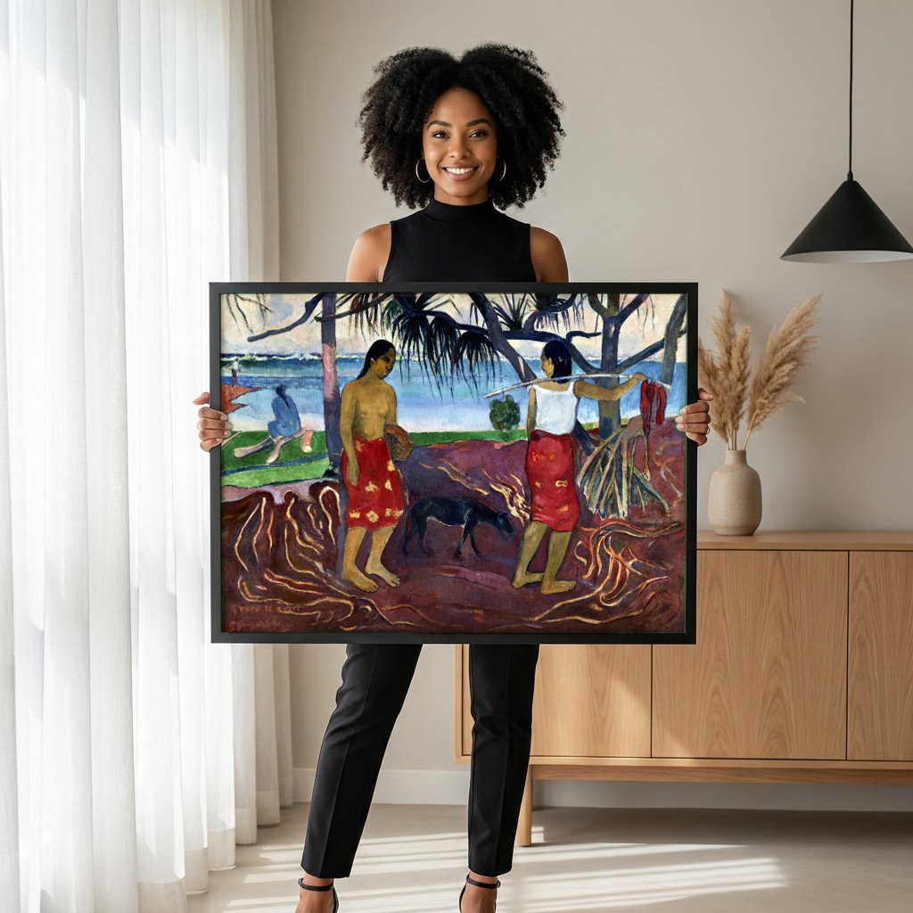 Quadro Decorativo Na Praia (Faa Iheihe) - Gauguin | modelo apresentando o quadro emoldurado