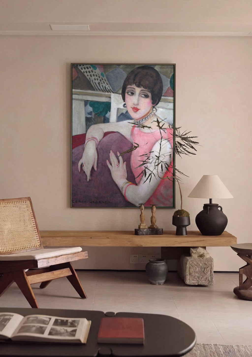 Quadro Decorativo A Dama de Rosa - Gerda Wegener em ambiente decorado
