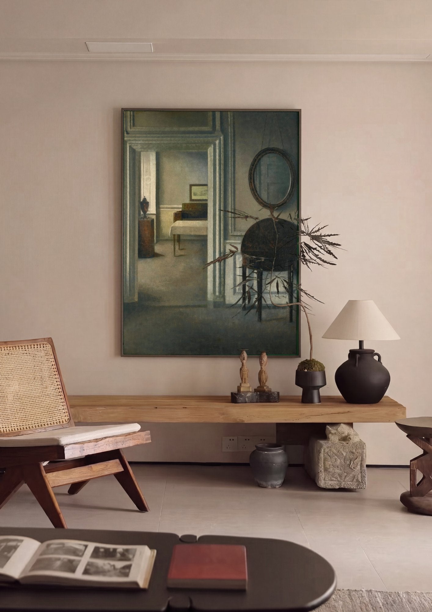 Quadro Decorativo Interior com Porta Aberta - Vilhelm Hammershøi em ambiente decorado