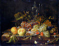 Quadro decorativo natureza-morta com frutas, uvas, pêssegos, abóbora e borboletas sobre uma mesa de madeira escura, estilo barroco holandês, de Abraham Mignon.