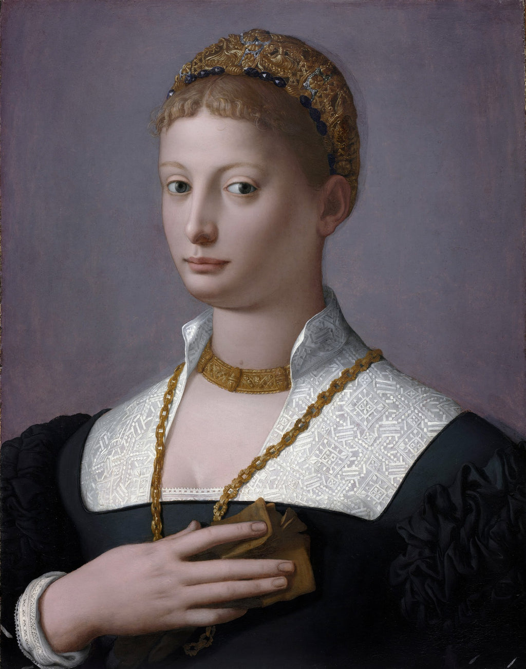 Retrato de uma jovem dama renascentista com vestido preto, gola branca rendada e joias douradas, sobre fundo roxo. Atribuído a Bronzino.