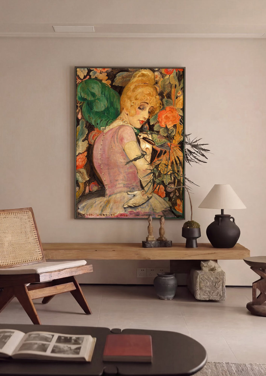 Quadro Decorativo A Mulher e o Papagaio - Gerda Wegener em ambiente decorado
