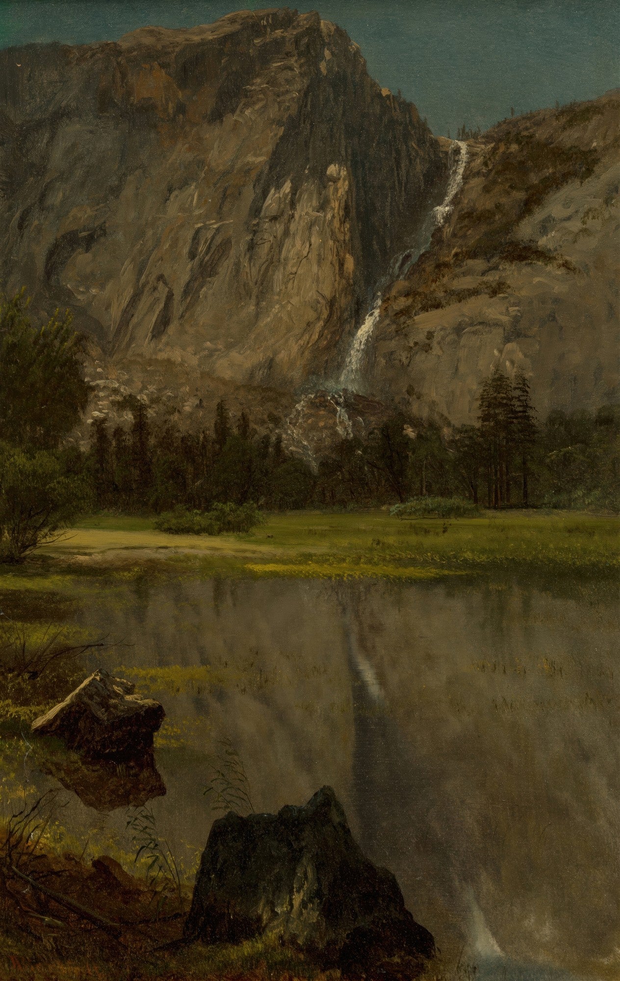 Pintura a óleo de Albert Bierstadt mostrando uma cachoeira descendo por uma montanha rochosa, com um lago calmo refletindo a paisagem e o céu escuro ao fundo.