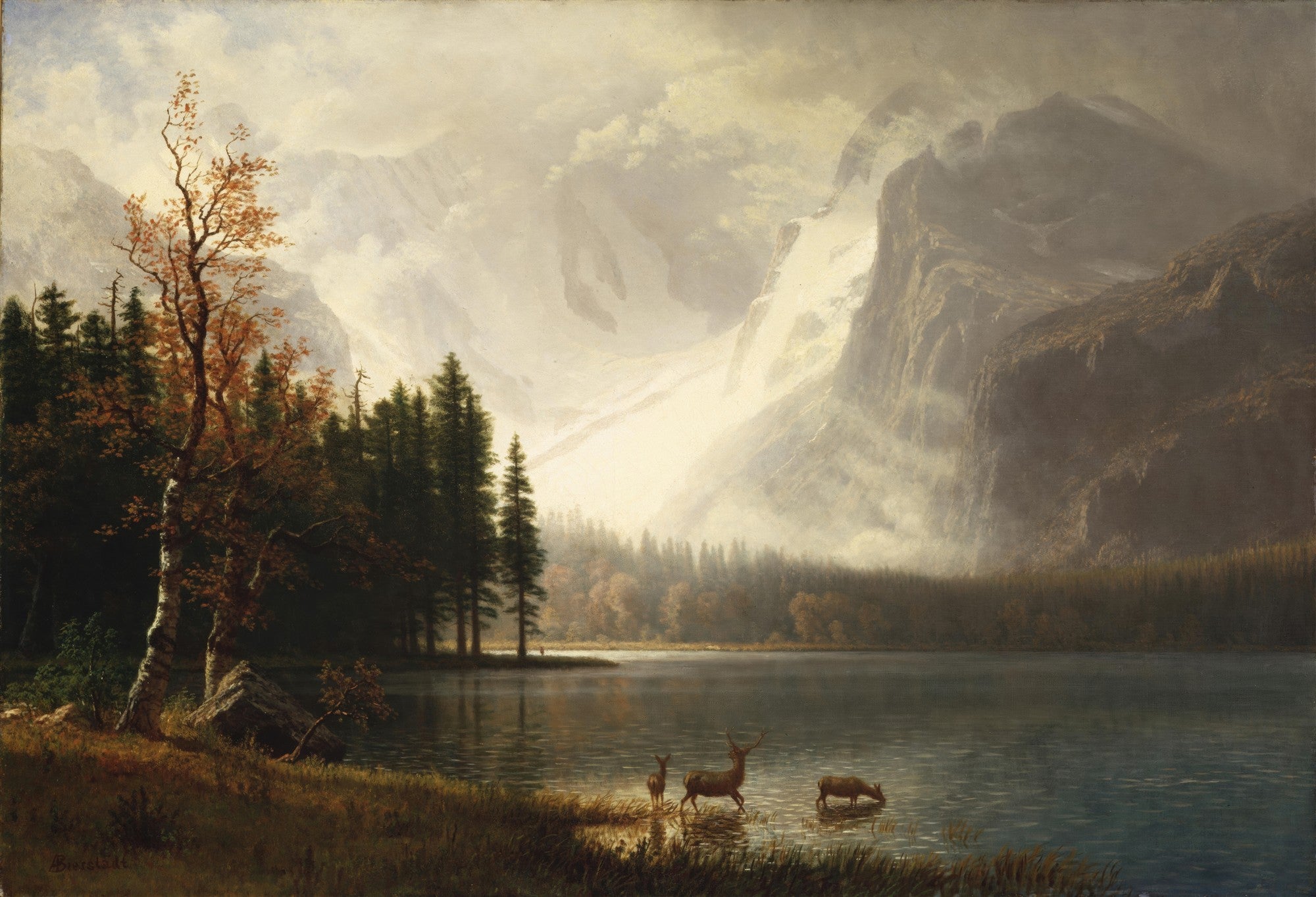 Quadro decorativo paisagem montanhosa com lago e cervos, em estilo romântico de Albert Bierstadt. Picos cobertos de neve e florestas densas sob um céu nublado.