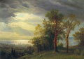 Quadro decorativo com paisagem de Albert Bierstadt, céu dramático com raios de sol, árvores altas em primeiro plano e um lago sereno ao fundo com barcos.