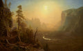 Paisagem grandiosa do Vale do Yosemite ao pôr do sol, com montanhas imponentes, um rio sinuoso e pinheiros, pintada por Albert Bierstadt. Pessoas a cavalo em primeiro plano.