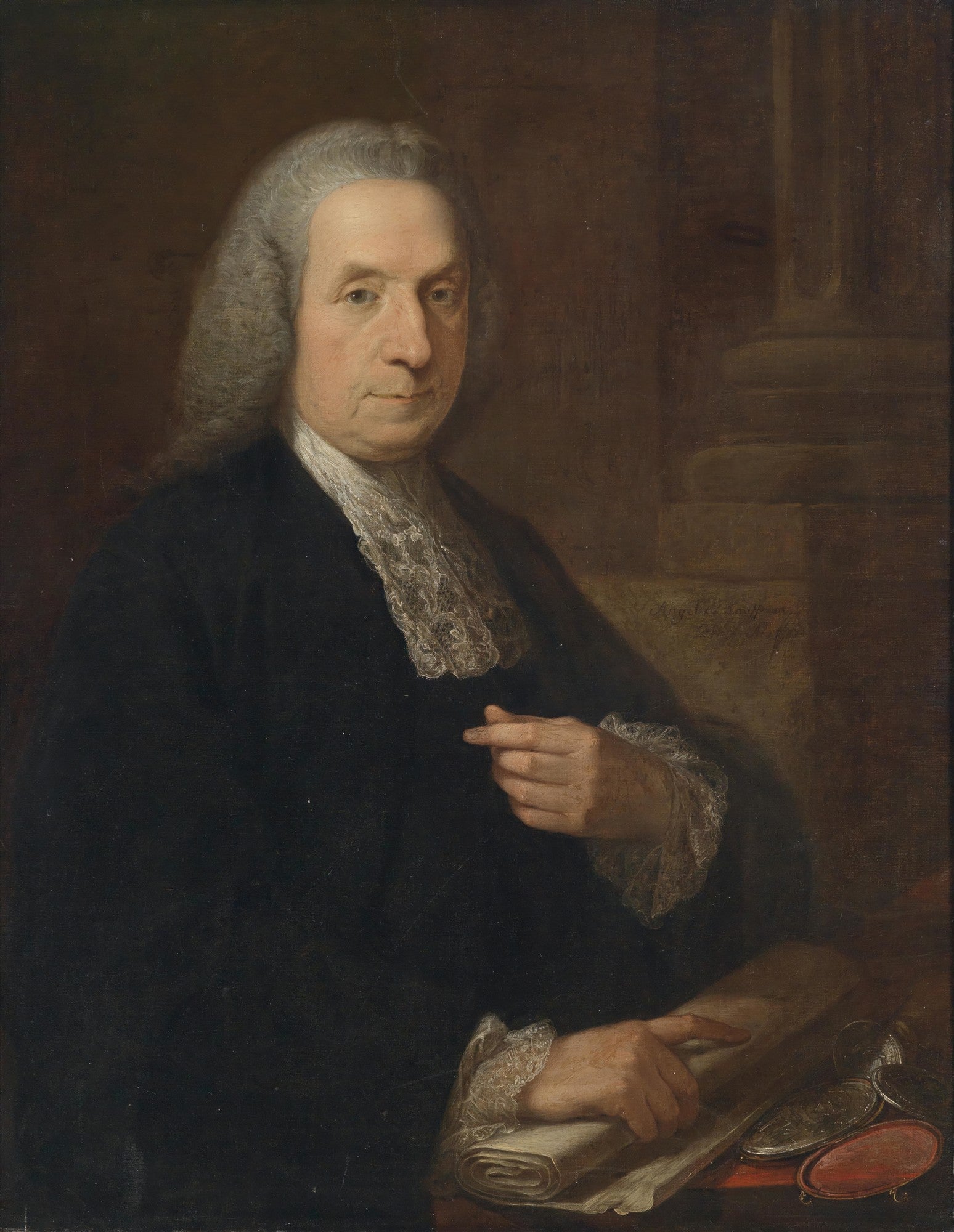Pintura a óleo de um cavalheiro do século XVIII, com peruca branca e casaco escuro, apontando com um dedo e segurando um pergaminho. Atribuída a Angelica Kauffmann.