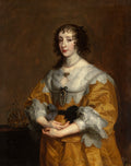 Retrato de uma mulher jovem do século XVII com cabelo cacheado escuro, vestindo um vestido amarelo-dourado e branco rendado, com colar e broche de pérolas, e uma coroa dourada detalhada ao seu lado.