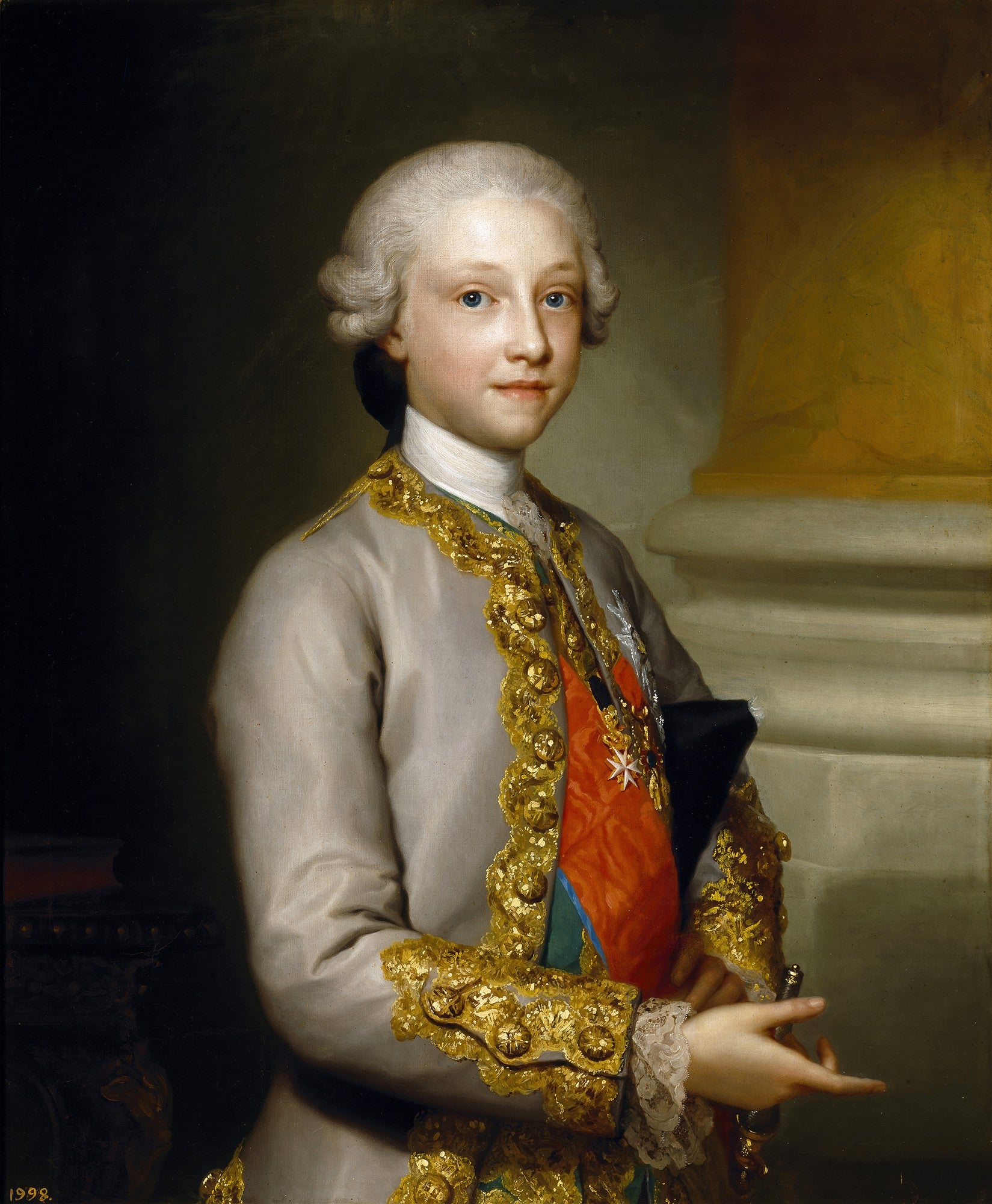Retrato de um jovem nobre com peruca branca e casaco cinza bordado em dourado, obra de Anton Raphael Mengs.