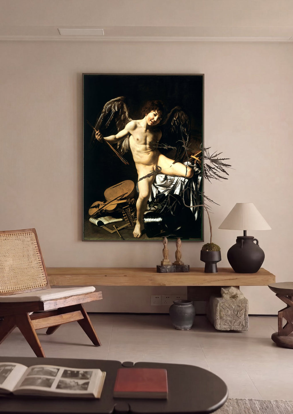 Quadro Decorativo 'Amor Vincit Omnia' - Caravaggio em ambiente decorado