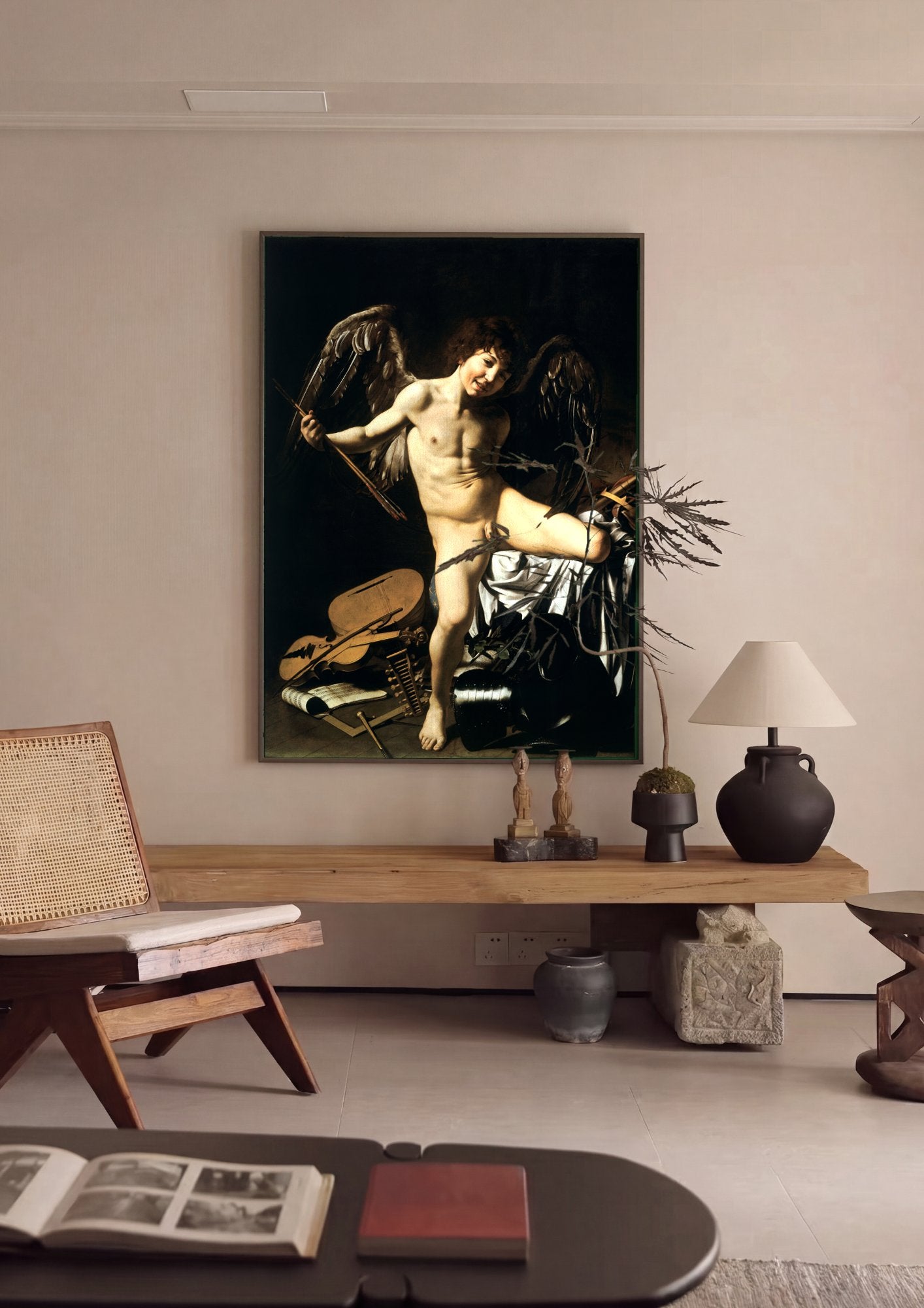 Quadro Decorativo 'Amor Vincit Omnia' - Caravaggio em ambiente decorado