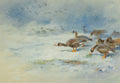 Quadro decorativo em aquarela de Archibald Thorburn, com gansos selvagens forrageando na neve e outros voando em um céu nublado de inverno. Cores suaves de azul, branco e marrom.