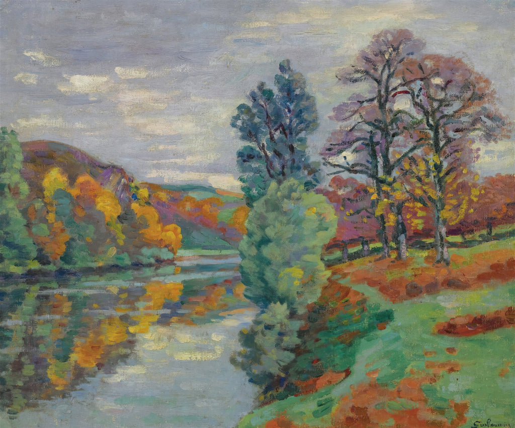 Quadro decorativo de paisagem outonal com rio, árvores e folhagem em tons de laranja, amarelo e verde, céu nublado, estilo impressionista, atribuído a Armand Guillaumin.
