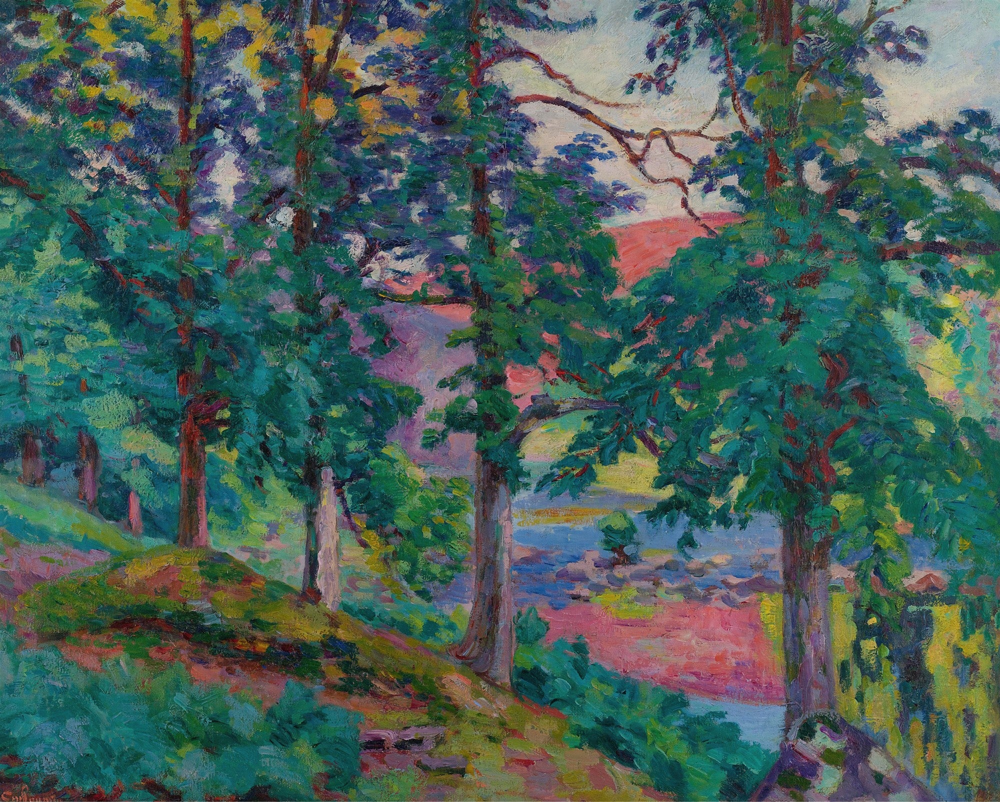 Quadro decorativo mostrando uma paisagem impressionista com árvores de folhas verdes exuberantes em primeiro plano e um rio sinuoso com margens avermelhadas e roxeadas ao fundo, sob um céu claro. As cores são vibrantes e a pincelada é solta, característica do estilo de Armand Guillaumin.