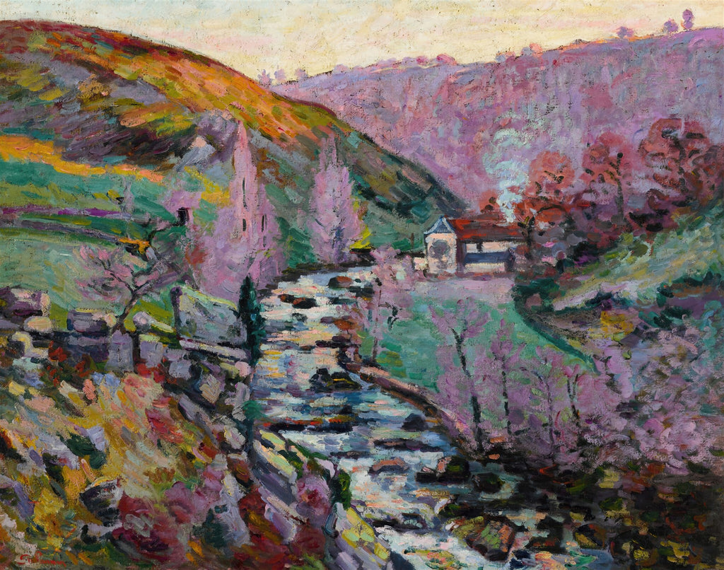 Pintura a óleo de Armand Guillaumin, 'Le Gour de Conche', mostrando um rio sinuoso em um vale montanhoso com uma pequena casa e fumaça na chaminé, sob um céu claro. A paleta é vibrante, com tons de roxo, verde, laranja e azul, característica do Impressionismo.