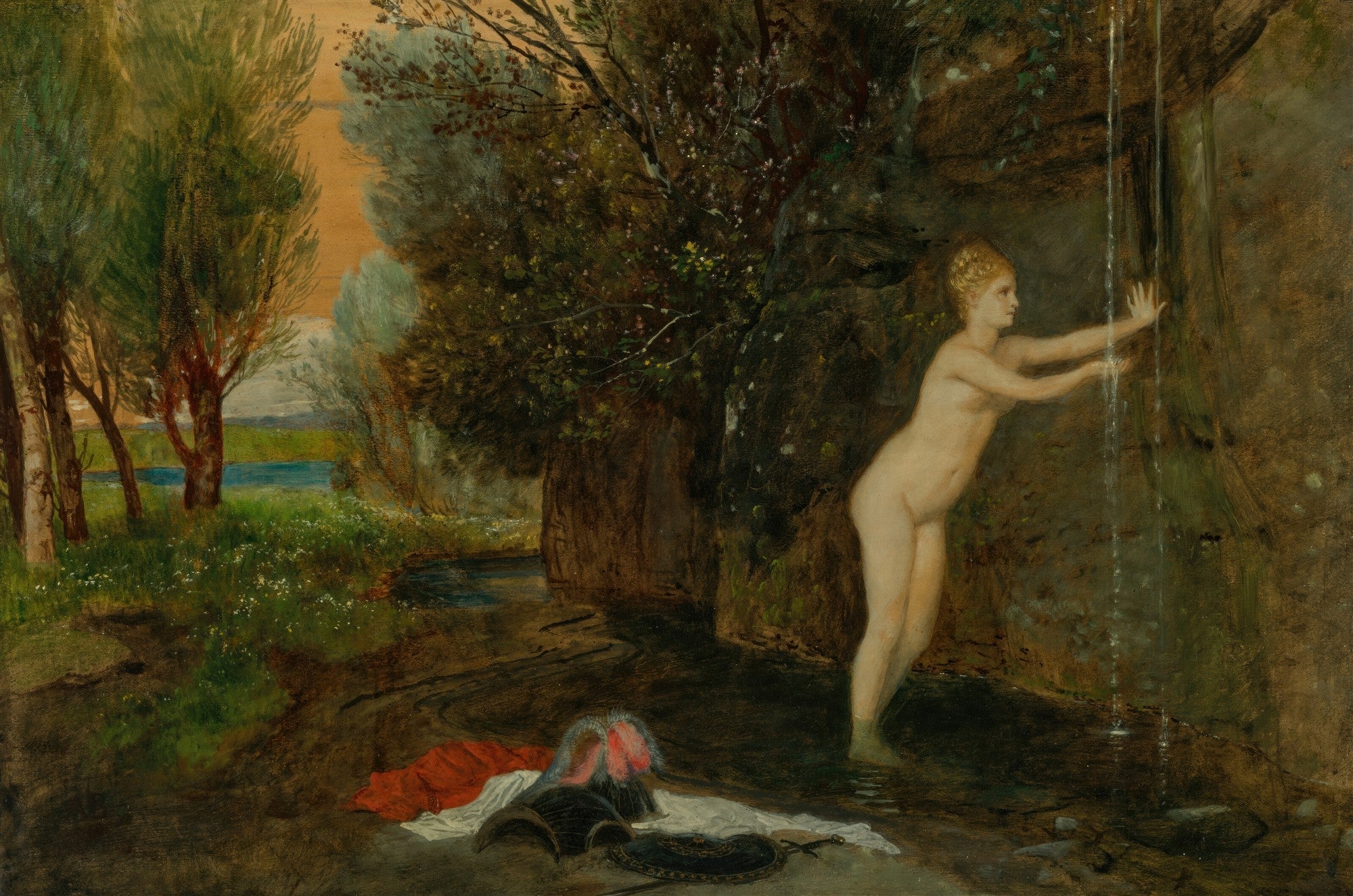 Quadro decorativo 'A Fonte' de Arnold Böcklin, mostrando uma figura feminina nua em um ambiente natural, recebendo água de uma fonte. A cena é envolta em folhagem e luz suave, com roupas e armadura no chão próximo à água.