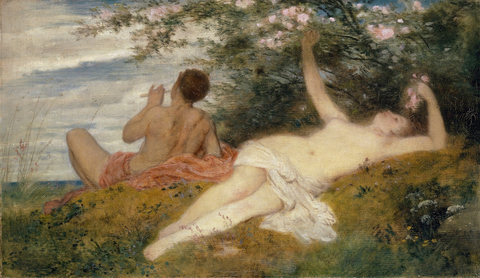 Casal nu, uma mulher reclinada e um homem tocando flauta, sob uma árvore com flores rosadas, em uma paisagem verde com um céu azul acinzentado.