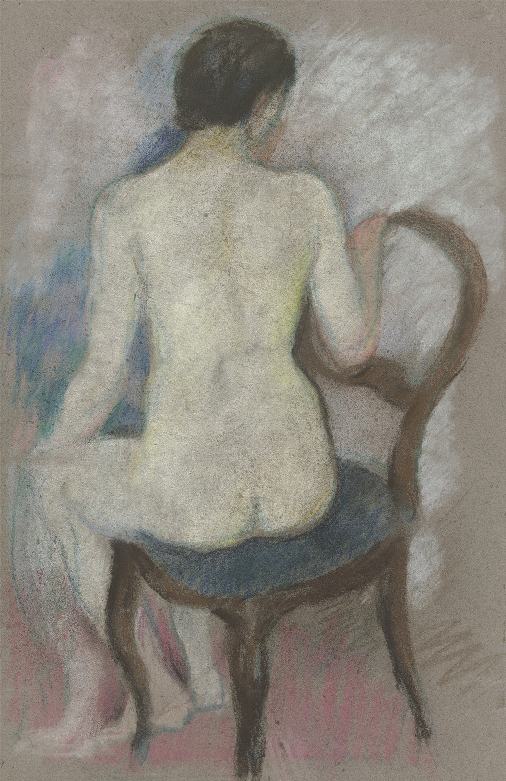 Desenho a pastel de August Macke representando um nu feminino de costas, sentado em uma cadeira de madeira escura com assento azul, em um fundo neutro com toques de azul e rosa.