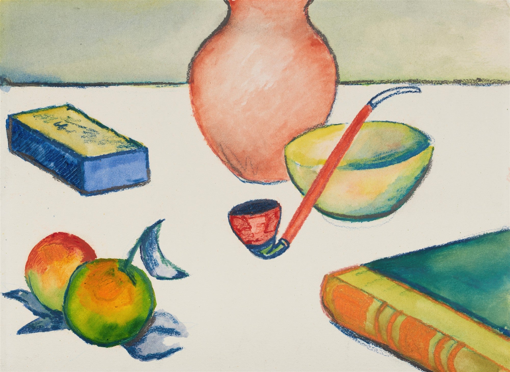 Natureza-morta aquarela de August Macke com jarra terracota, frutas (laranja, tangerina), cachimbo, caixa azul e livro verde sobre mesa branca