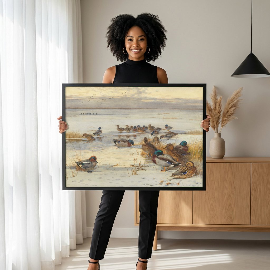 Quadro Decorativo Patos no Gelo - Archibald Thorburn com modelo em ambiente