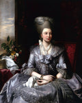Retrato de uma dama elegante do século XVIII, vestida em um traje cinza-azulado com babados e laços, penteado alto, sentada em uma cadeira vermelha, com um vaso de flores ao lado e uma janela ao fundo. Pintura de Benjamin West.