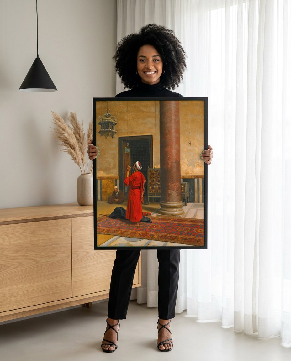 Quadro Decorativo A Oração - Ludwig Deutsch | modelo apresentando o quadro emoldurado