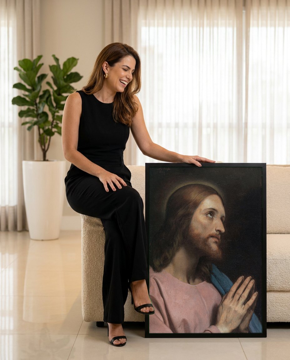 Quadro Decorativo Jesus em Oração - Ary Scheffer | modelo apresentando o quadro emoldurado