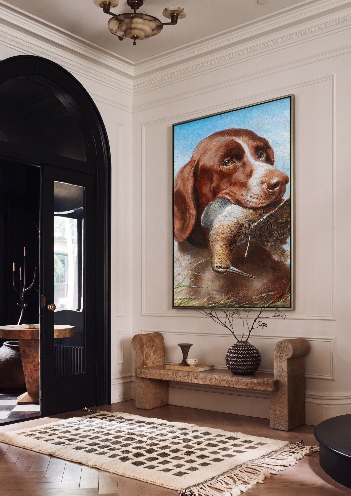 Quadro Decorativo Cão de Caça com Ave - Carl Reichert em ambiente decorado