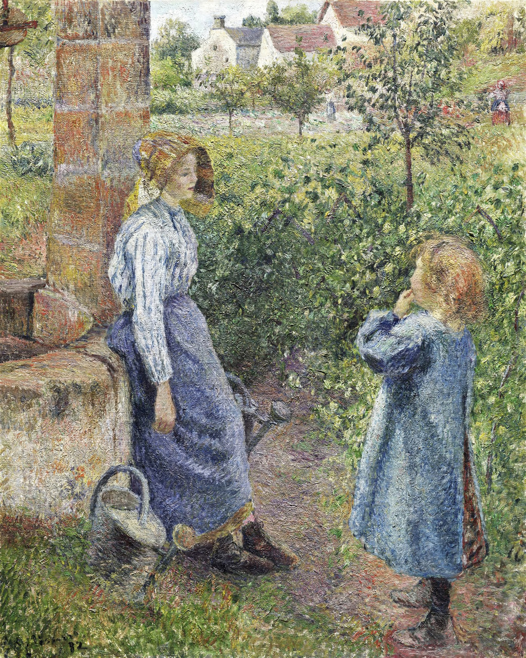 Pintura impressionista de Camille Pissarro mostrando duas figuras em um jardim, uma mulher e uma criança, com casas ao fundo e vegetação exuberante. A mulher está sentada ao lado de um muro de tijolos com um regador. A criança está de pé de costas, observando algo.