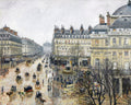 Pintura a óleo de Camille Pissarro representando o Boulevard Montmartre em Paris, com carruagens e pessoas na rua, edifícios clássicos e um céu nublado, em tons de cinza, marrom e amarelo claro.
