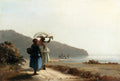 Quadro decorativo com pintura de Camille Pissarro, 'Duas Mulheres à Beira-Mar', mostrando duas mulheres em trajes antilhanos caminhando em uma praia de areia clara com montanhas ao fundo e um céu pálido.