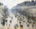 Quadro decorativo do Boulevard Montmartre, Paris, pintado por Camille Pissarro, mostrando uma rua movimentada com carruagens e pessoas sob uma luz suave e invernal ou primaveril, com árvores sem folhas e prédios antigos ao fundo.