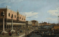 Uma pintura detalhada de Veneza, mostrando a Praça de São Marcos com o Palácio Ducal à esquerda, repleta de pessoas e gôndolas em um canal azul, sob um céu claro com nuvens brancas. A luz do sol ilumina a cena.
