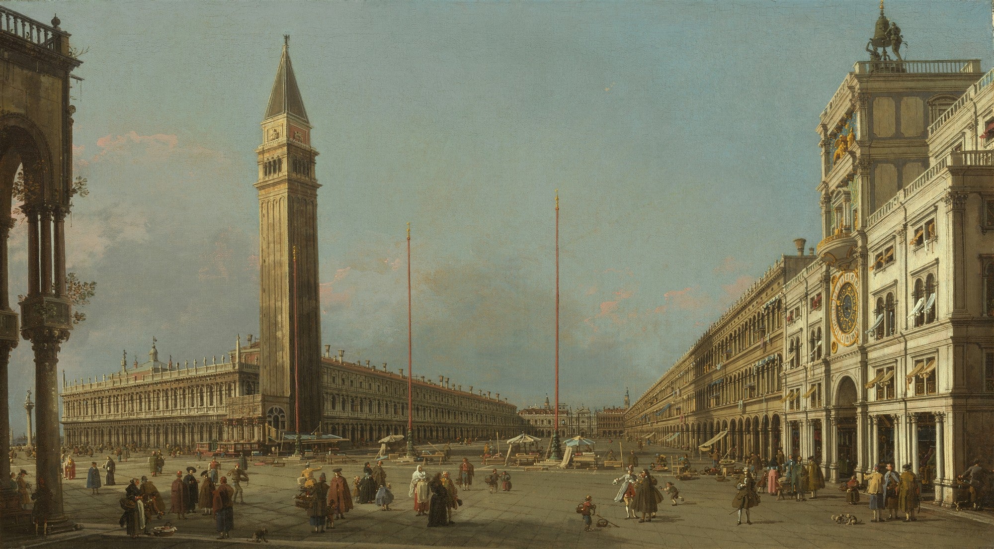 Pintura a óleo de Canaletto mostrando a Piazza San Marco em Veneza com edifícios detalhados, uma torre sineira alta e muitas figuras em primeiro plano e ao fundo.