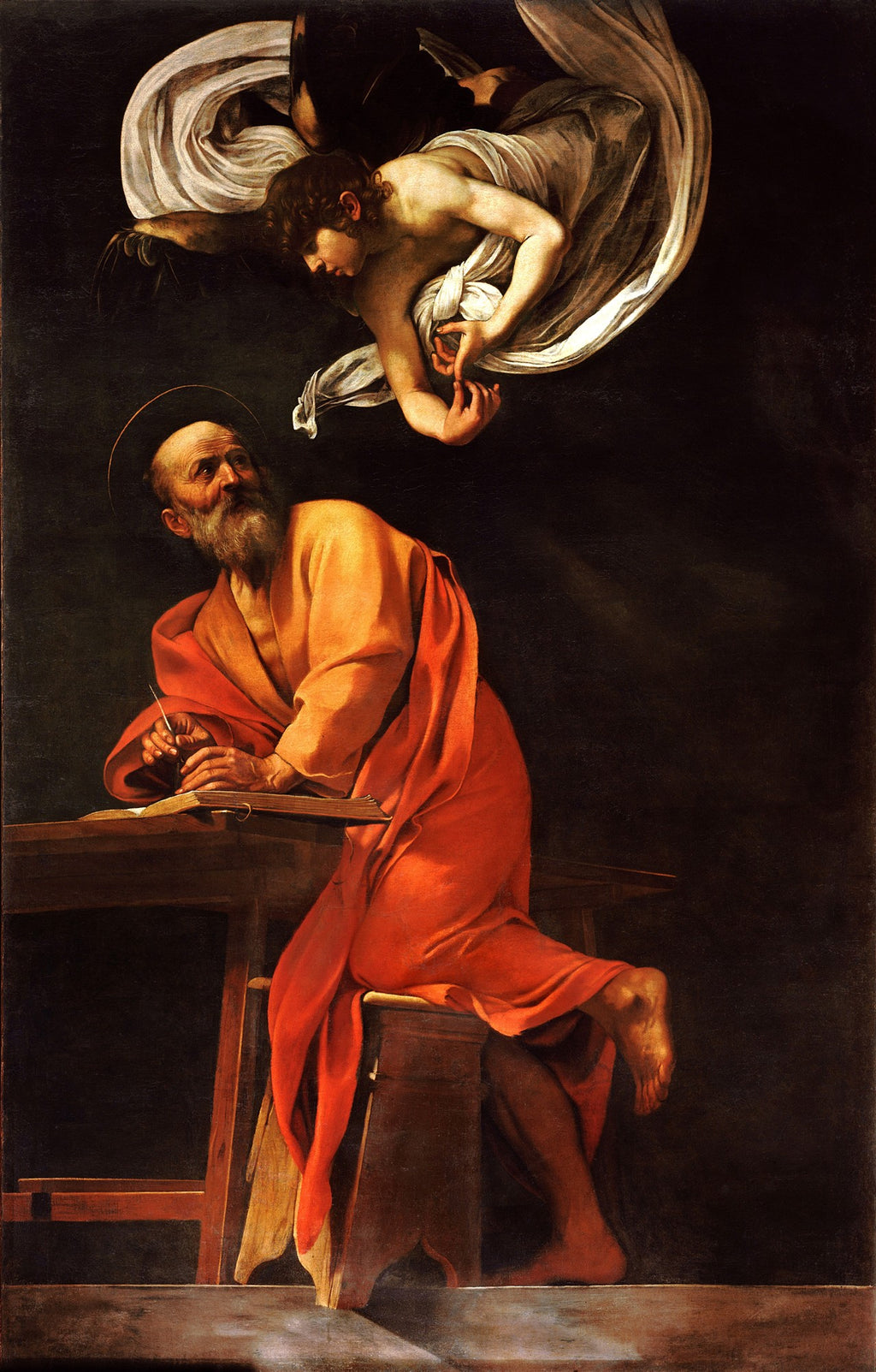 São Mateus e o Anjo de Caravaggio, com São Mateus escrevendo inspirado por um anjo que paira sobre ele, em estilo tenebrista.