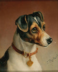 Quadro decorativo de um cão da raça terrier, pintado por Carl Reichert. O cão tem pelagem branca, preta e marrom, usando uma coleira de couro marrom com uma medalha dourada, olhando para a direita com olhos expressivos. O fundo é em tons terrosos.