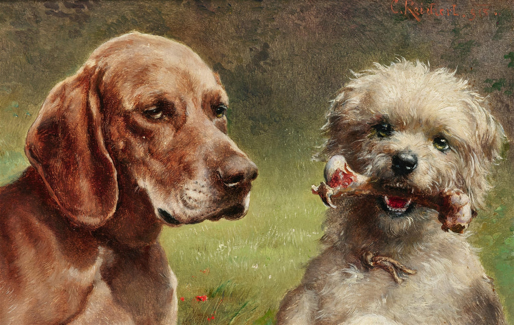 Pintura a óleo de dois cães, um marrom grande e um pequeno bege peludo com um osso na boca, em um fundo verde gramado.