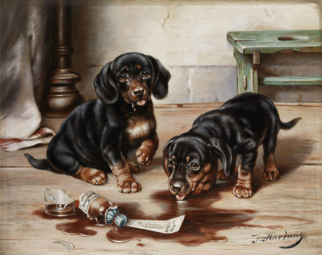 Quadro decorativo com pintura de dois filhotes de Dachshund, um sentado e outro com a cabeça abaixada, próximo a um líquido derramado no chão de madeira. Atribuído a Carl Reichert.