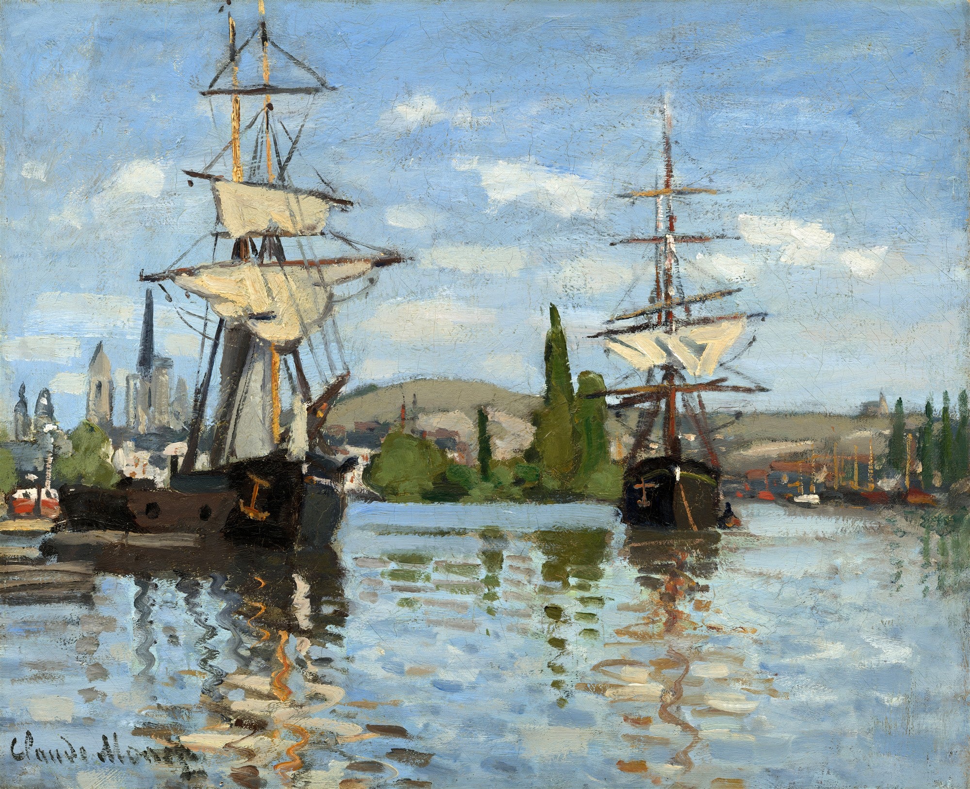 Quadro decorativo de Claude Monet, 'Navios no Porto de Le Havre', mostrando dois grandes navios à vela ancorados em um porto, com edifícios e colinas ao fundo sob um céu azul claro com nuvens esparsas. A água reflete as embarcações e o céu, com pinceladas soltas e vibrantes.