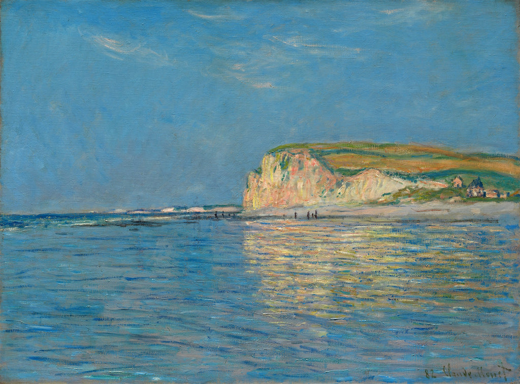 Quadro decorativo com pintura de paisagem marinha de Claude Monet, Falésias em Pourville, mostrando o mar azul com reflexos dourados do sol, falésias rochosas com vegetação e pequenas casas ao fundo.