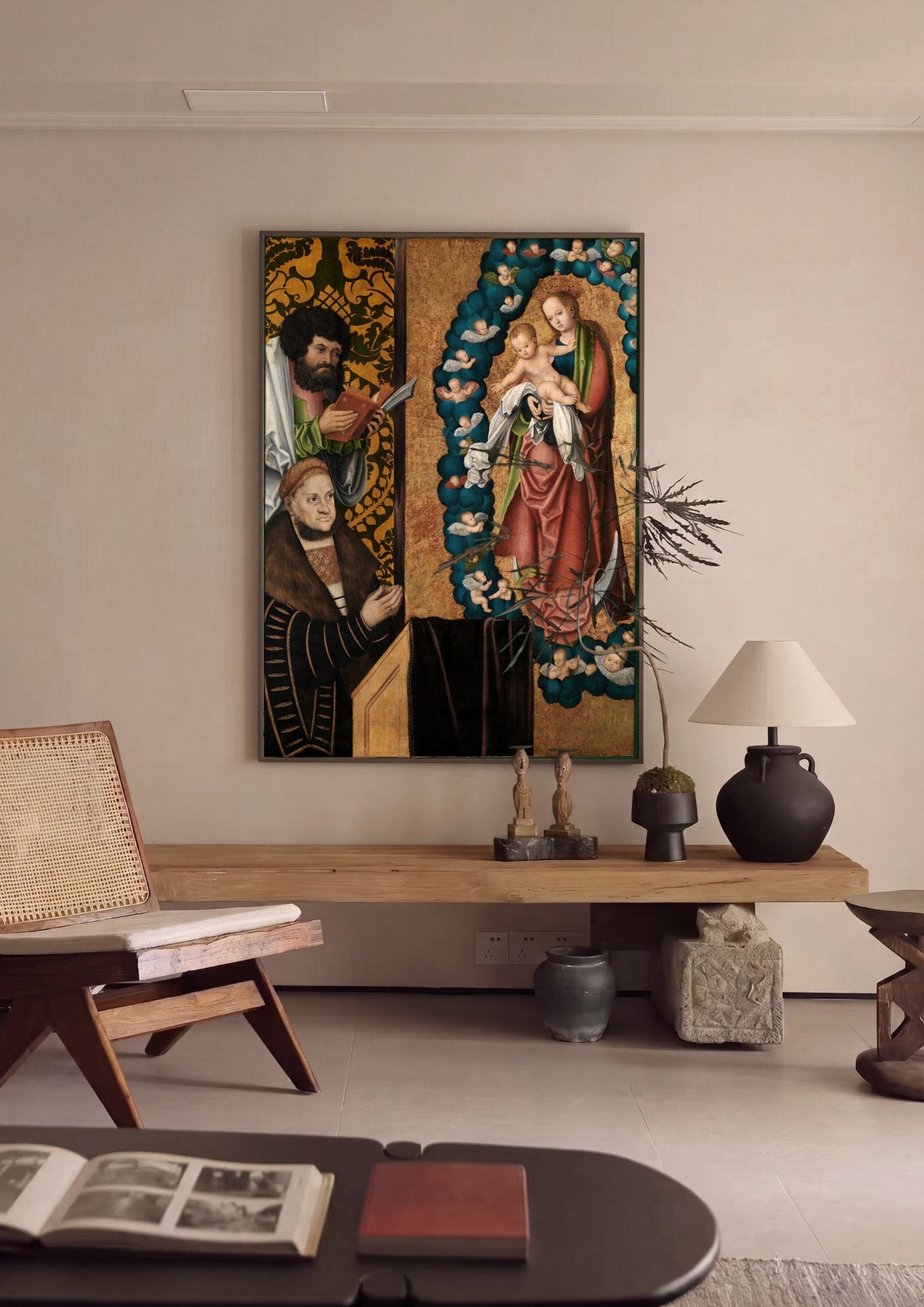 Quadro Decorativo A Virgem e o Menino com Santos - Cranach em ambiente decorado