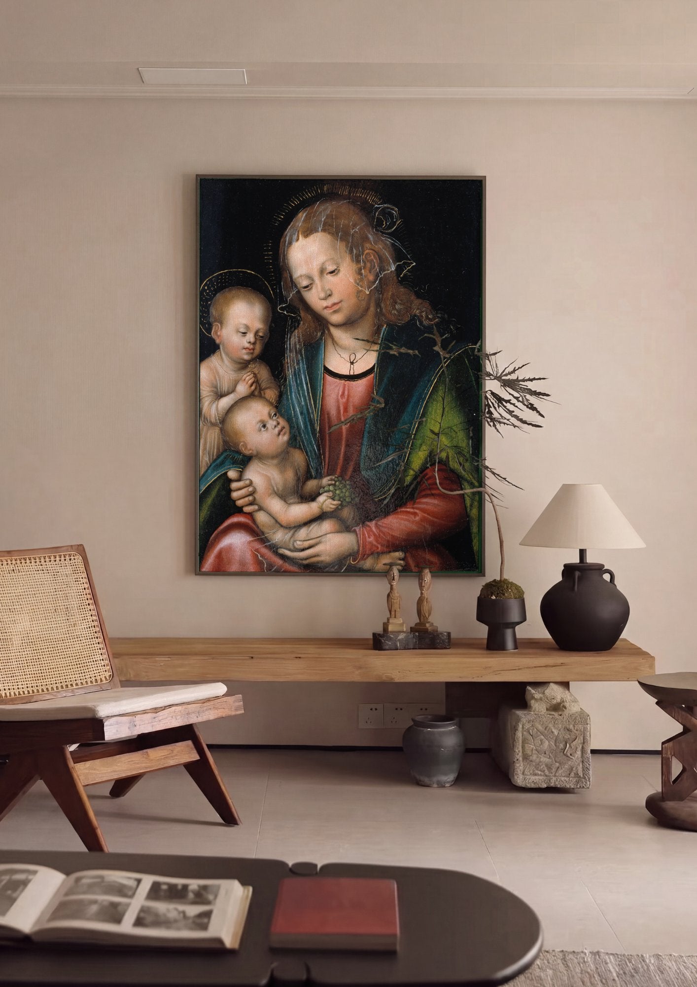 Quadro Decorativo A Virgem e o Menino com São João Batista - Cranach em ambiente decorado