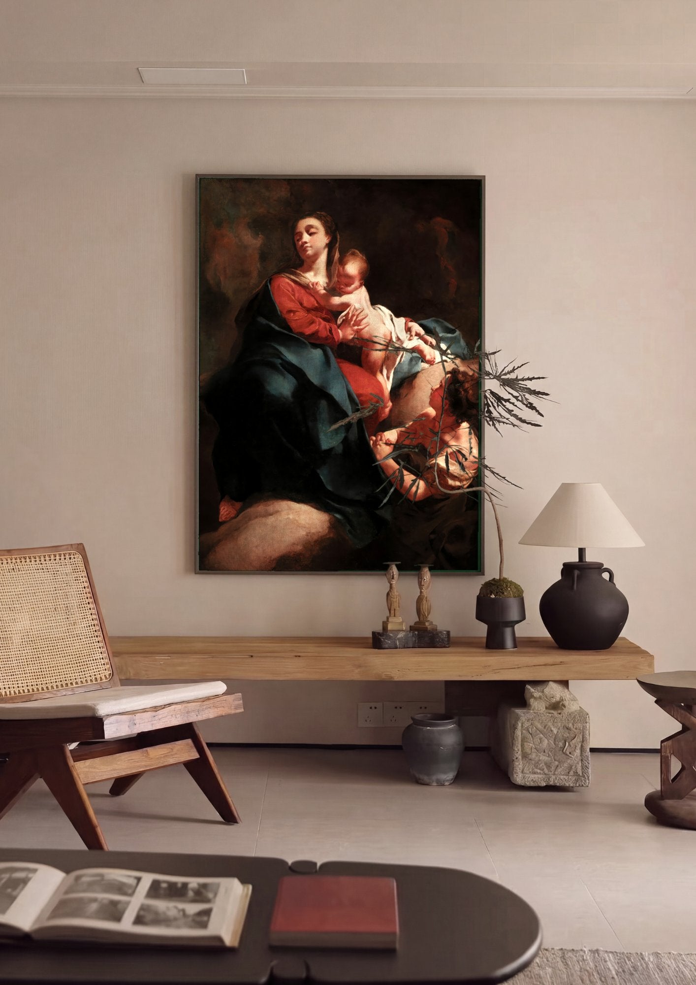 Quadro Decorativo A Virgem e o Menino com São Filipe Neri - Piazzetta em ambiente decorado