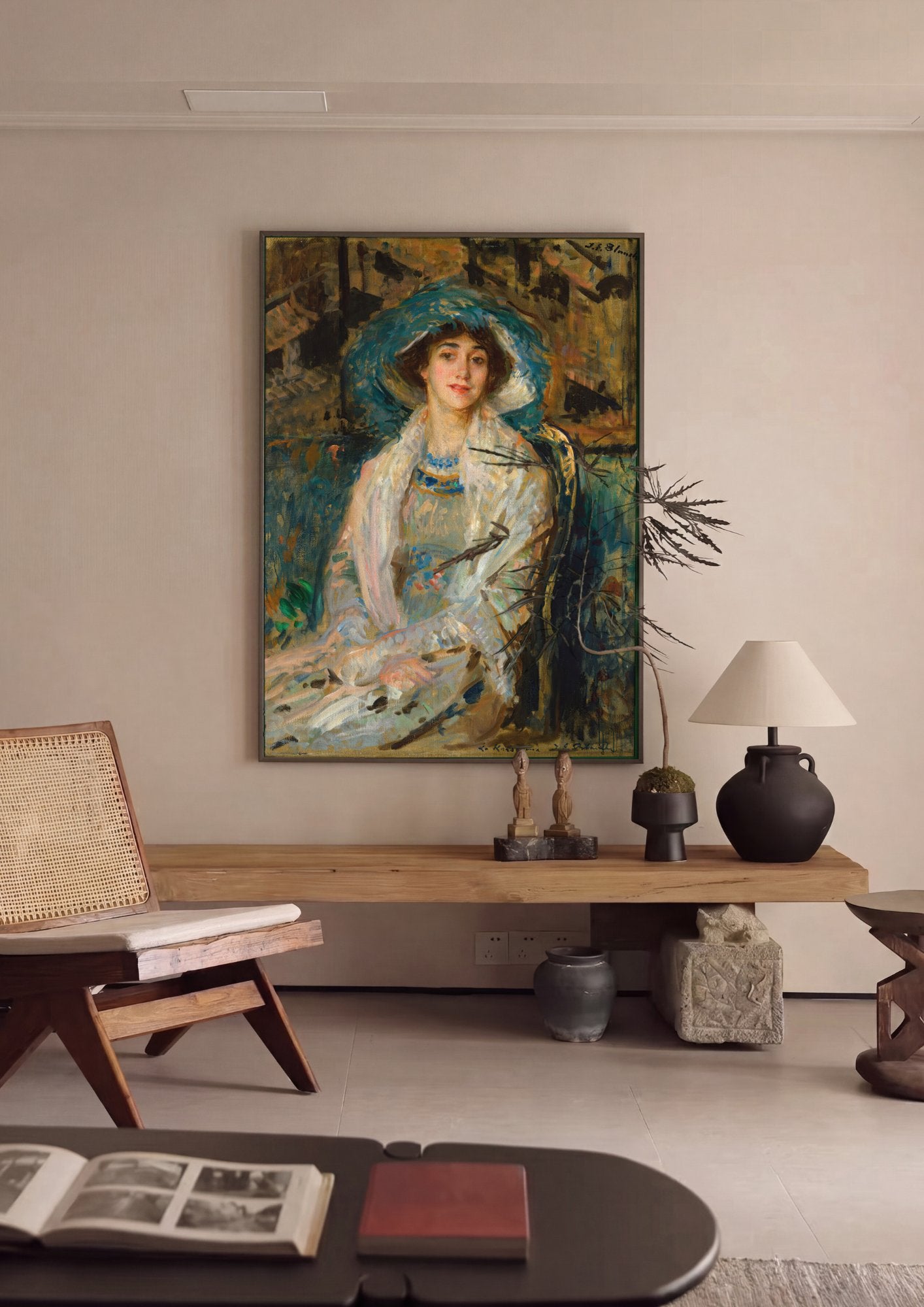 Quadro Decorativo Retrato de Mulher com Chapéu Azul - Jacques Émile Blanche em ambiente decorado