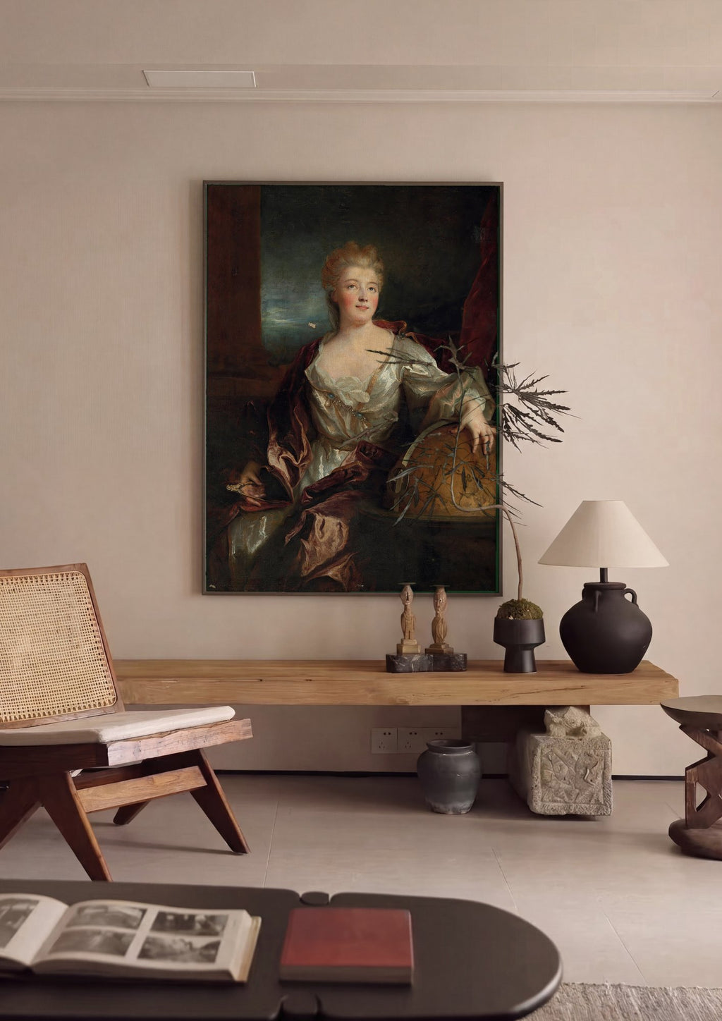 Quadro Decorativo Retrato de Mulher com Globo - Nicolas de Largillière em ambiente decorado