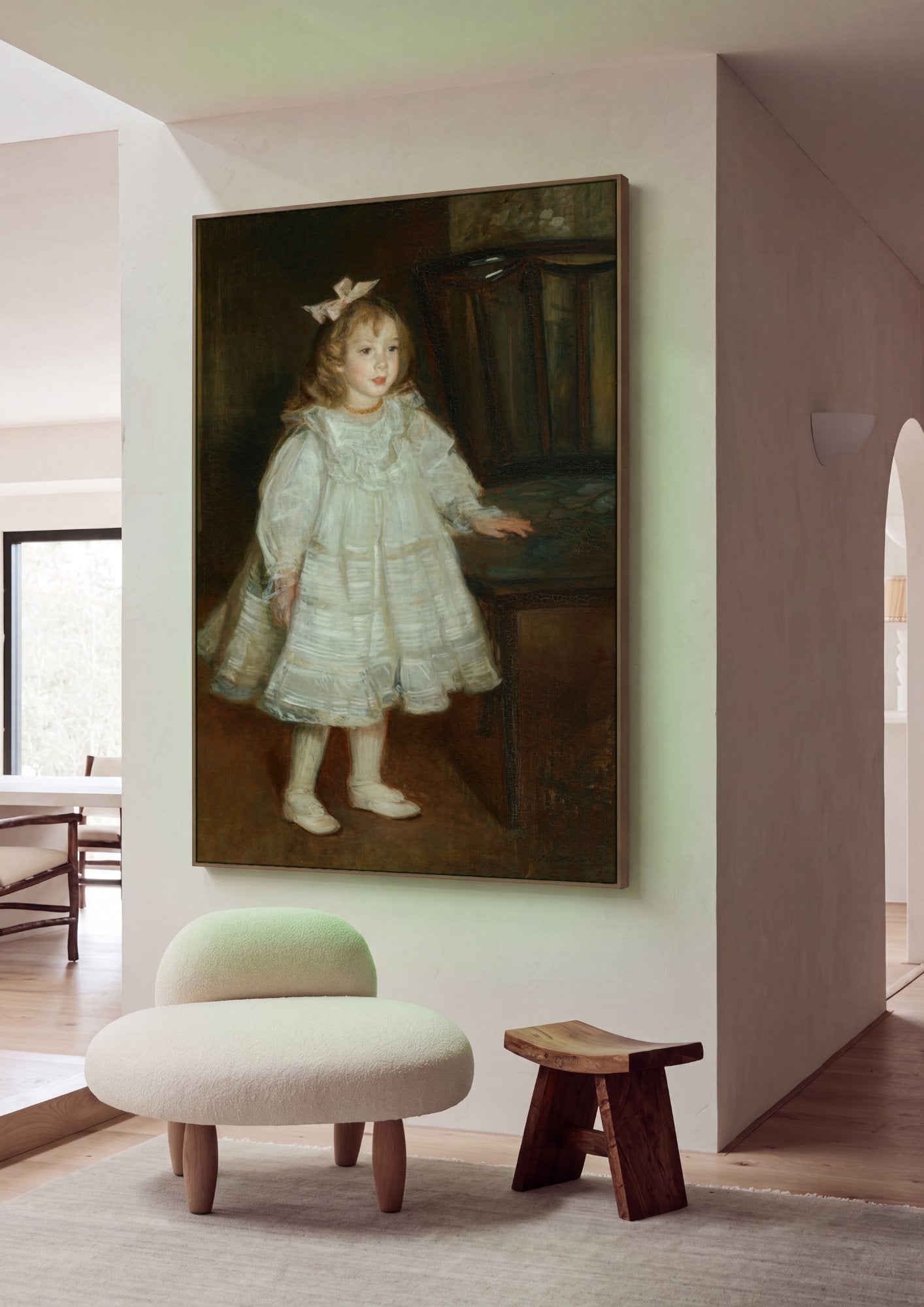 Quadro Decorativo 'Menina de Branco' - Jacques Émile Blanche em ambiente decorado