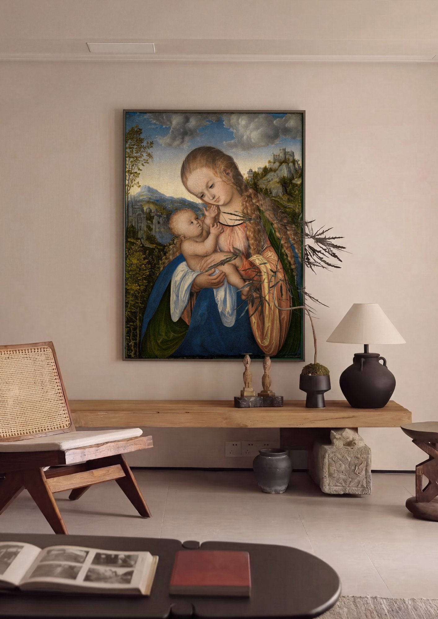 Quadro Decorativo A Virgem e o Menino - Cranach, o Velho em ambiente decorado